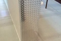 116 Coin-aluminium; Checker-plate-corner