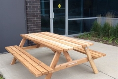208 Table pique-nique en bois 2